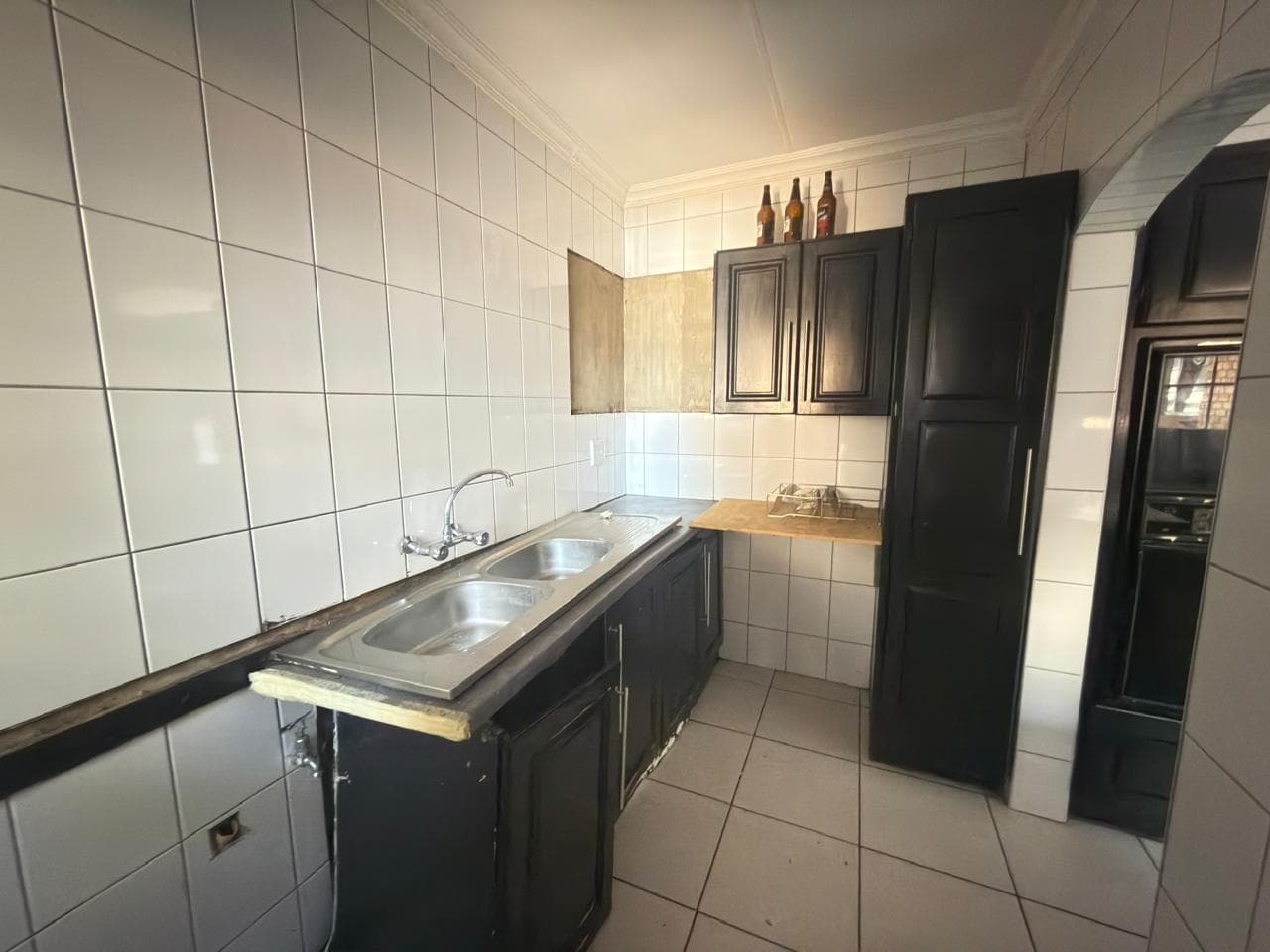 Spacious Family Home with Income-Generating Cottages, picture 3