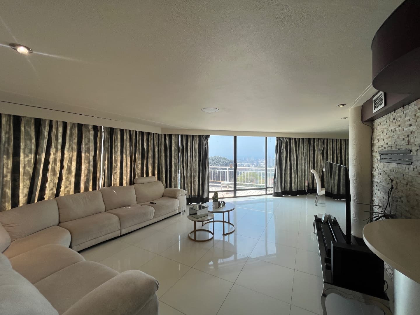 Lux Living in Musgrave with Panoramic Views