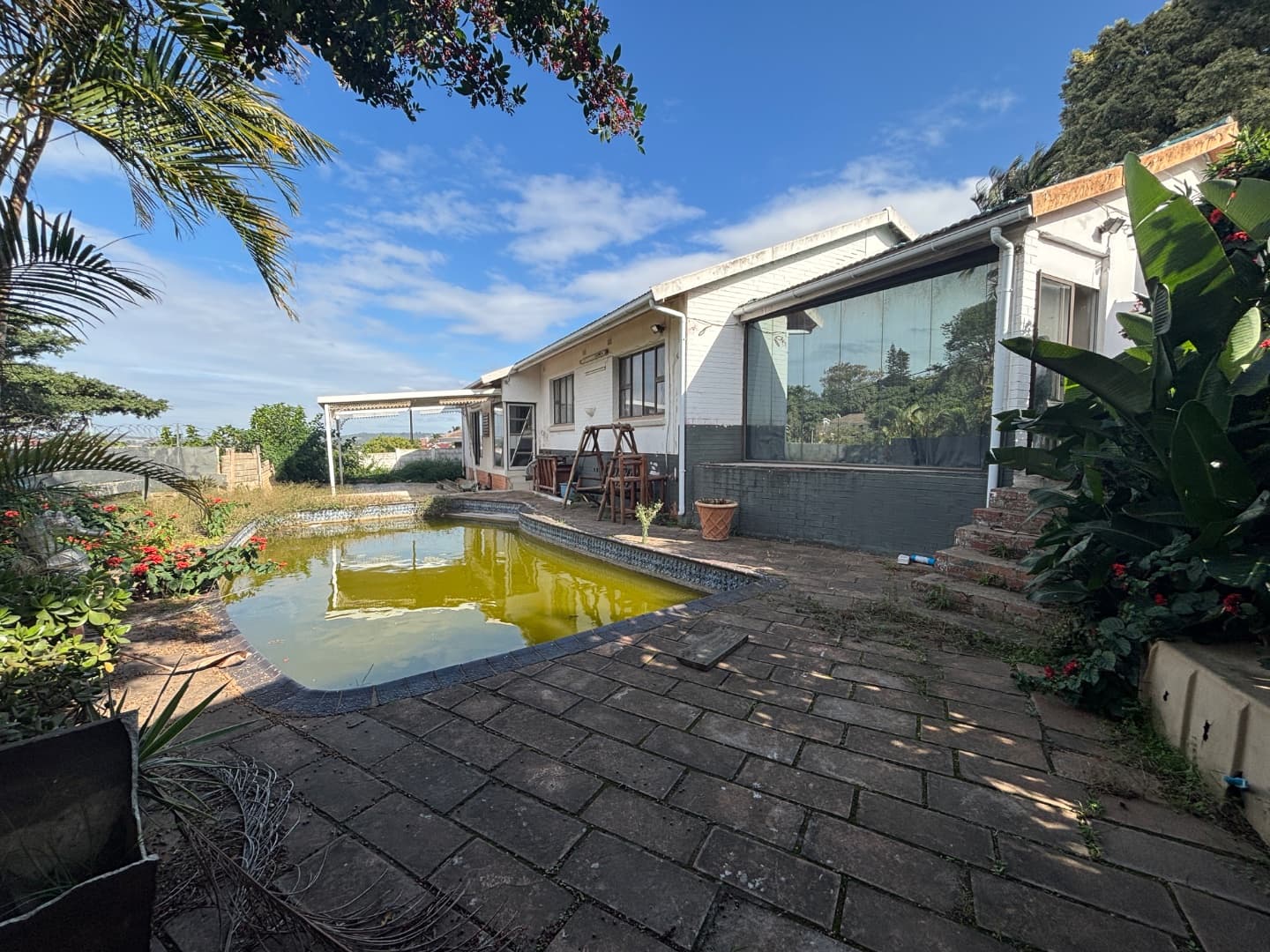 Spacious Family Home with Flatlet in a Prime Location