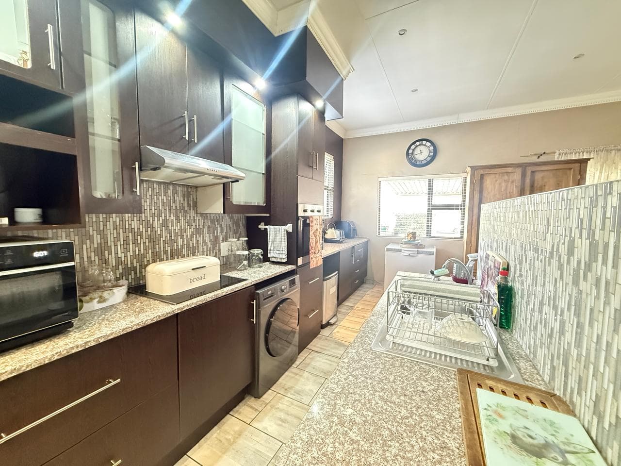 Stunning Modern Family Home with a Beautiful Second Dwelling in Alberton, picture 2