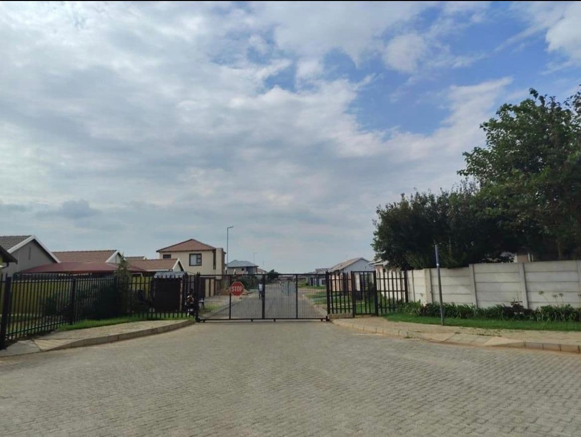 Bright 3 bed home in Salfin with fibre