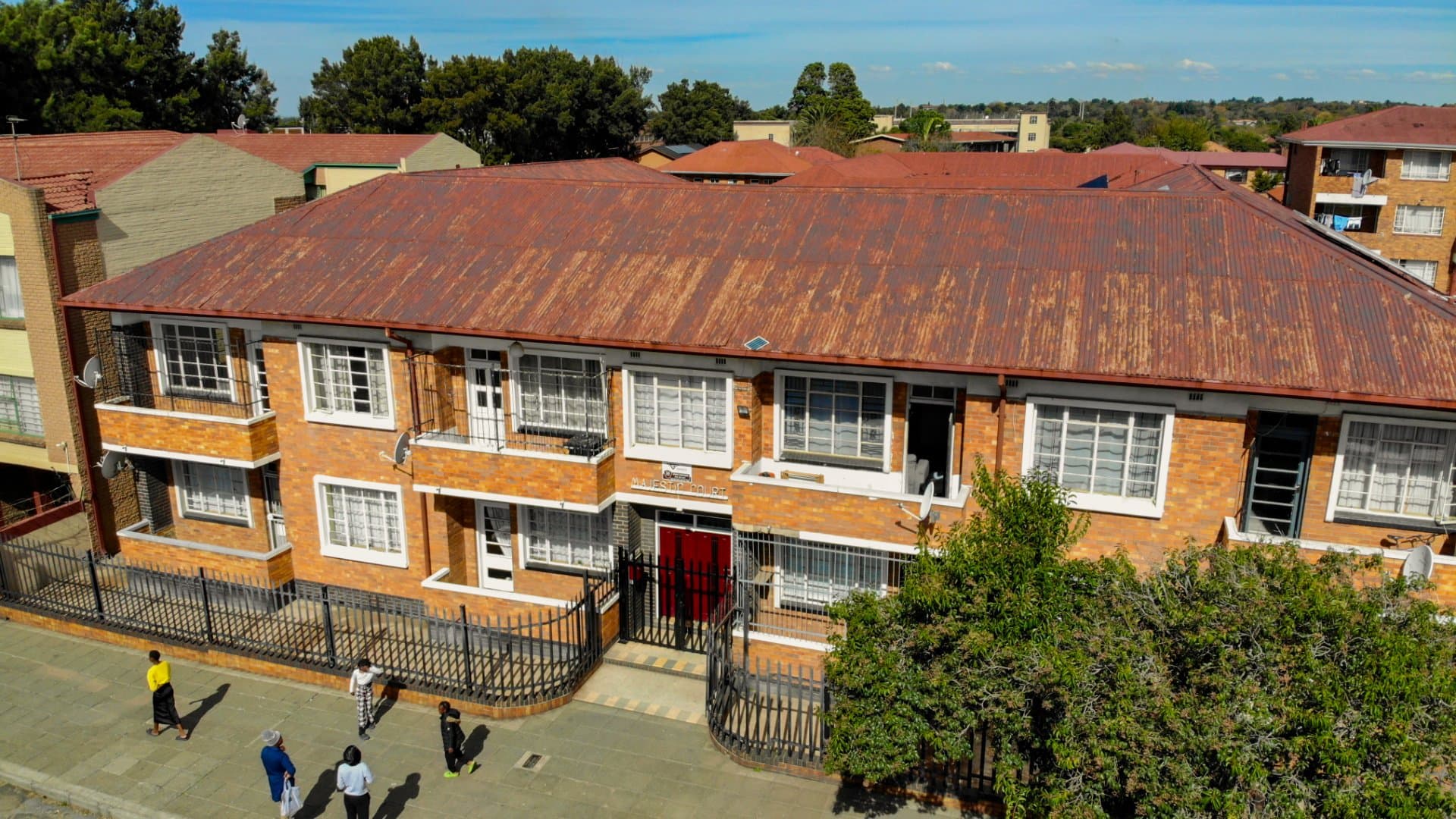 Secure Germiston South 1 Bedroom flat with stylish parquet floors