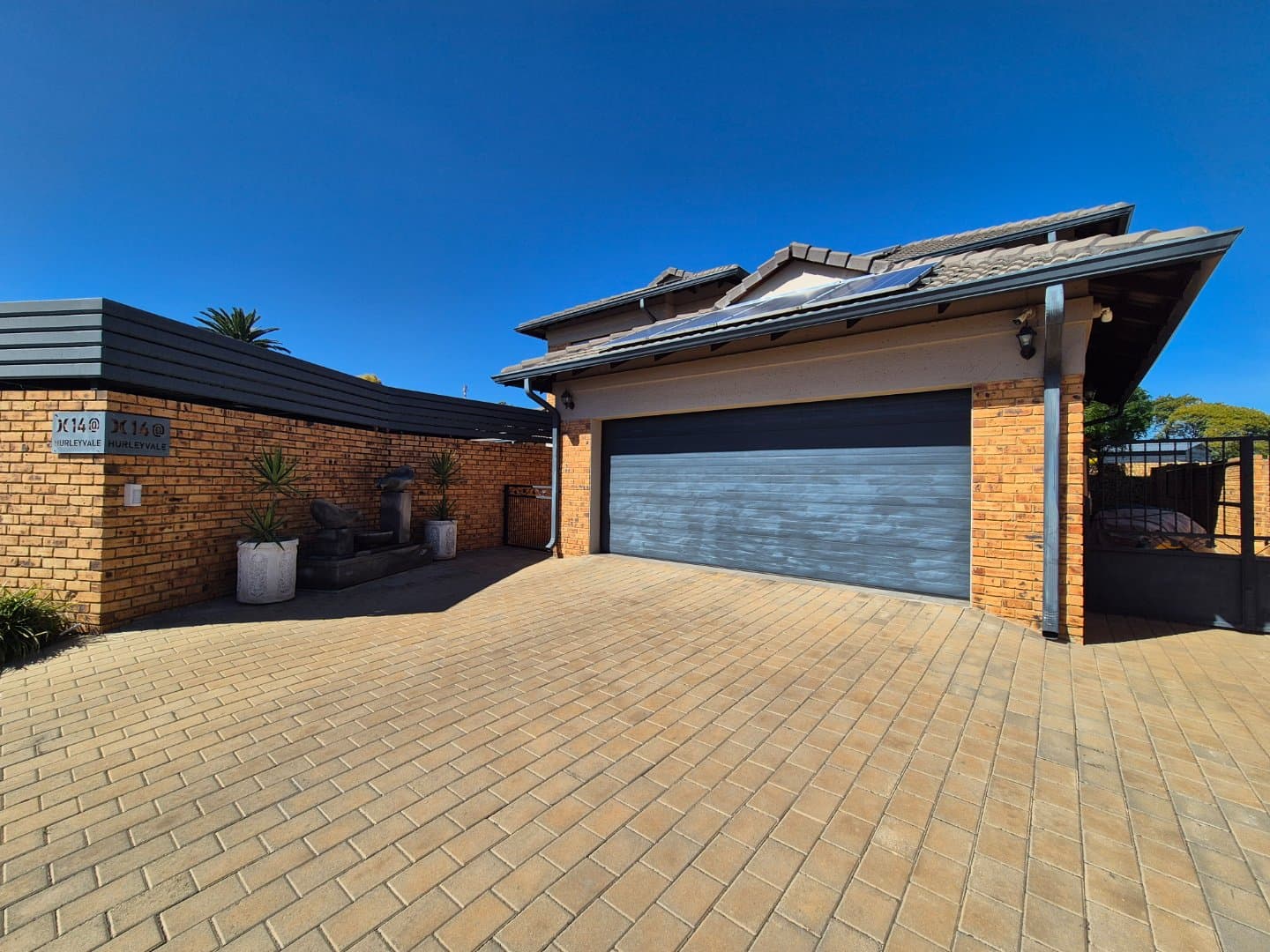 Modern and luxurious home with all the luxury.