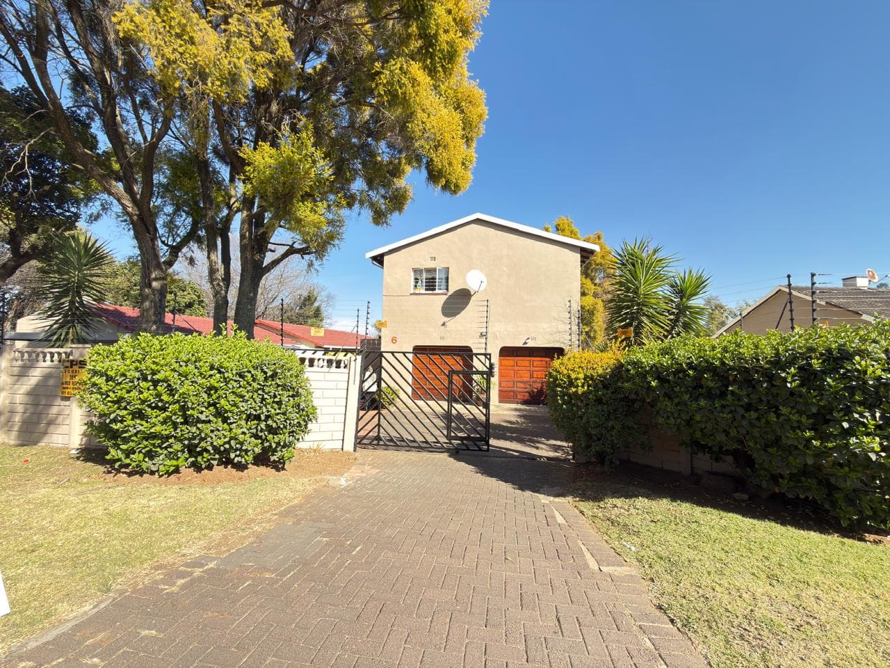Spacious Family Home with a Separate Two-Bedroom Flatlet