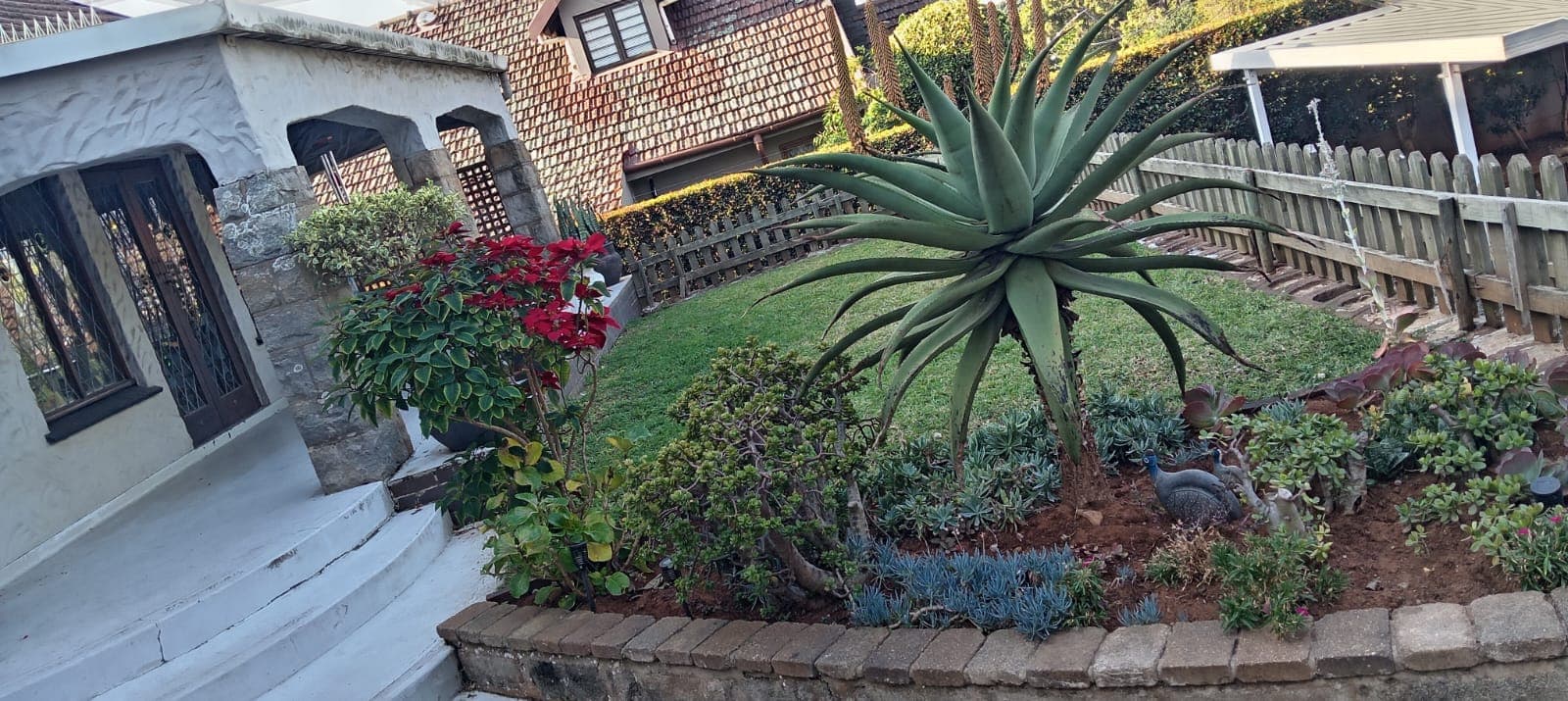 Charming 4 bedroom family home with parking for 4 cars in Glenwood