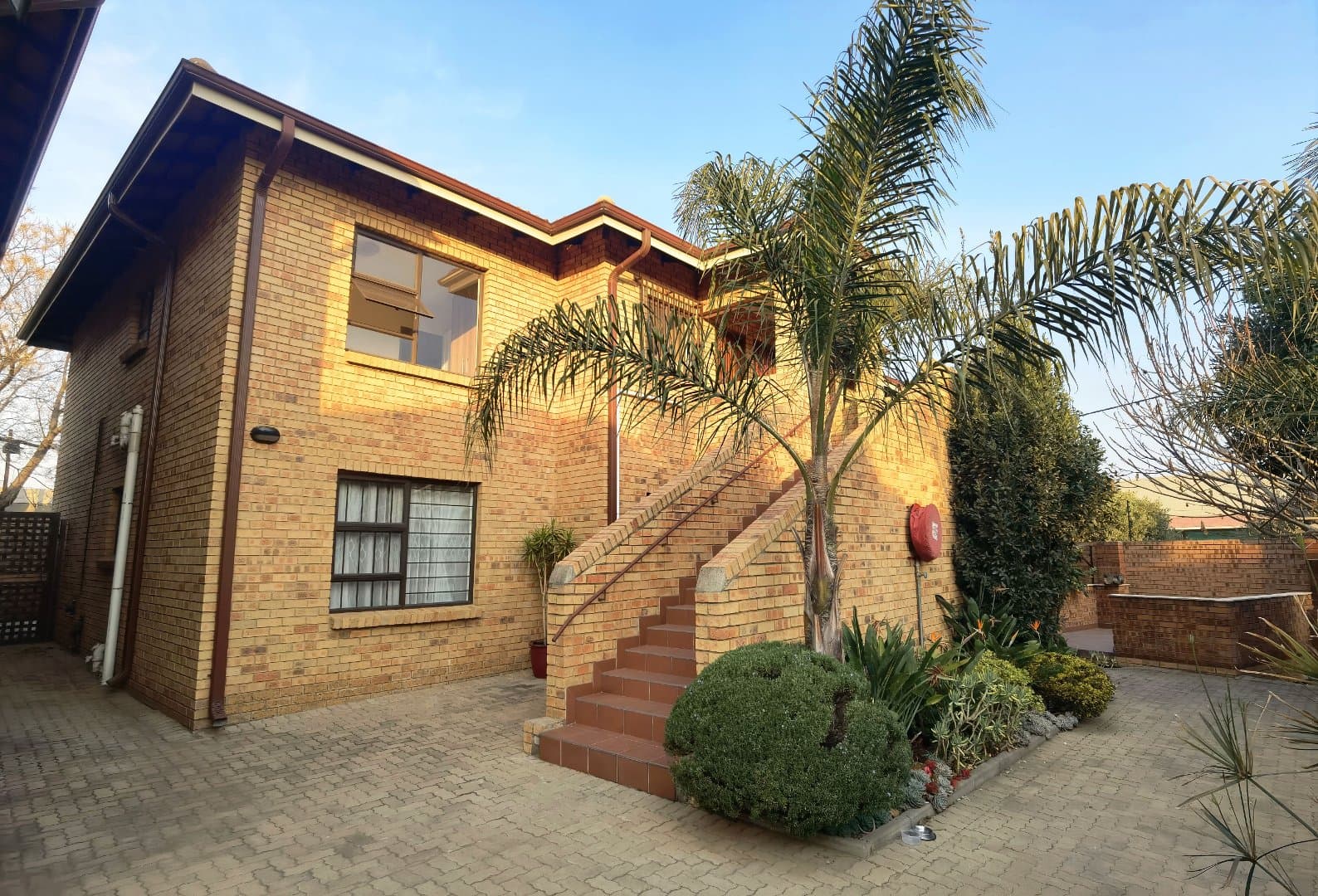 Modern Pet-Friendly Ground floor Unit!