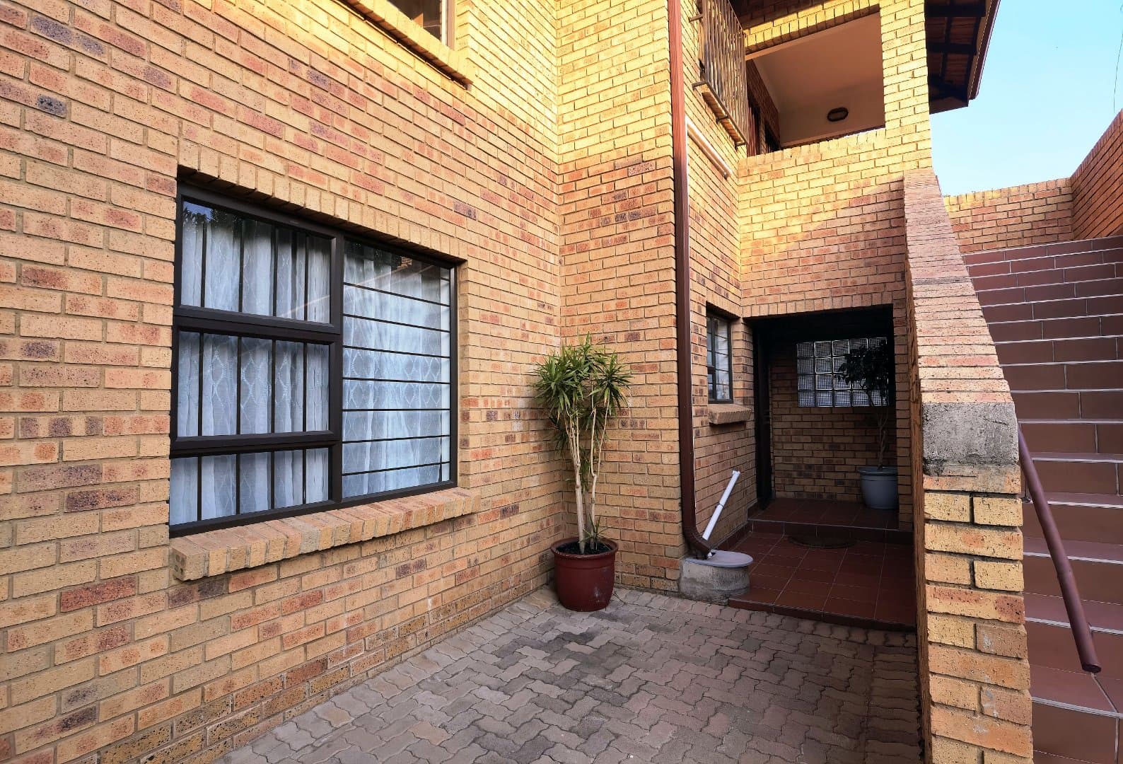 Modern Pet-Friendly Ground floor Unit!, picture 2