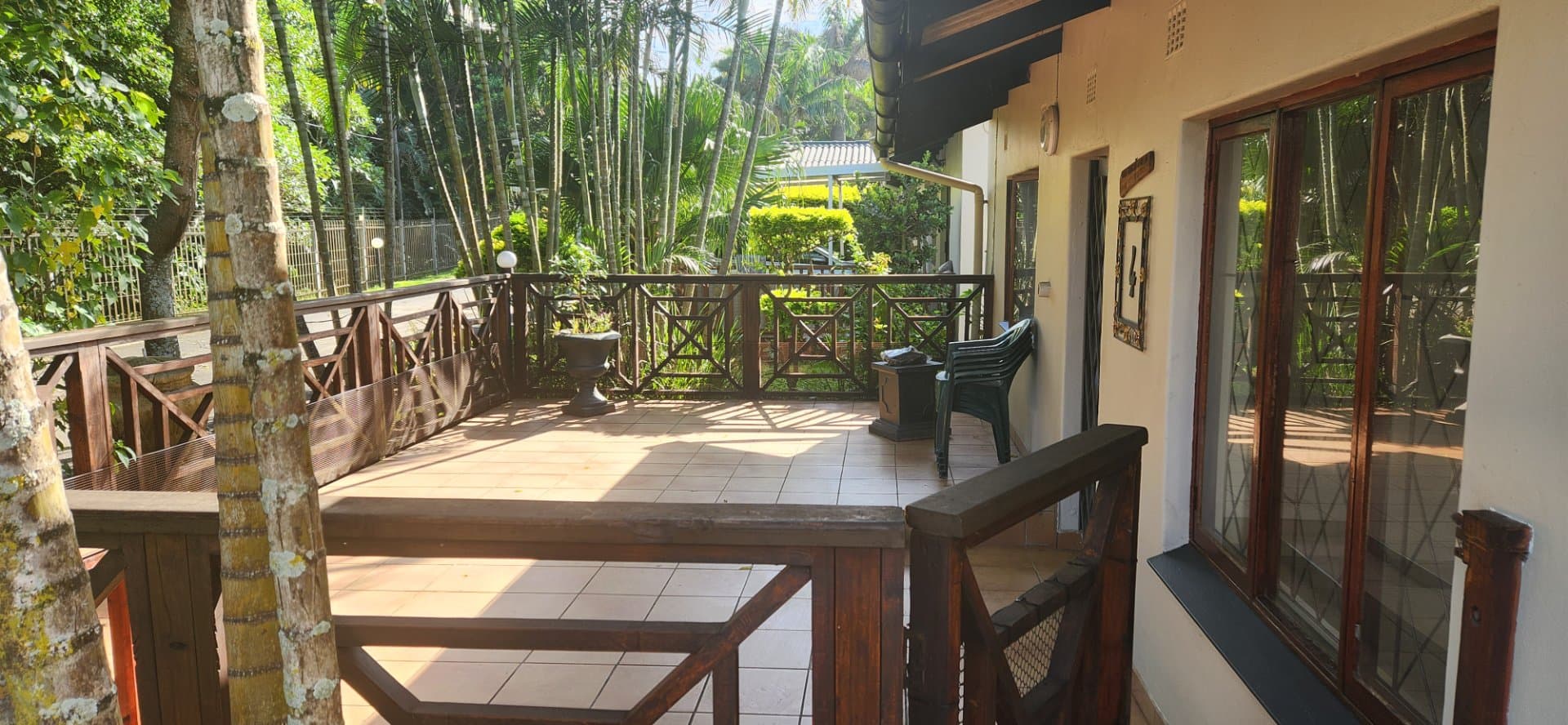 FREE STANDING SIMPLEX TOWNHOUSE ON THE BORDER OF SHELLY BEACH AND OSLO - CLOSE TO SHOPS, HOSPITALS, SCHOOLS AS WELL AS CRESTON COLLEGE
