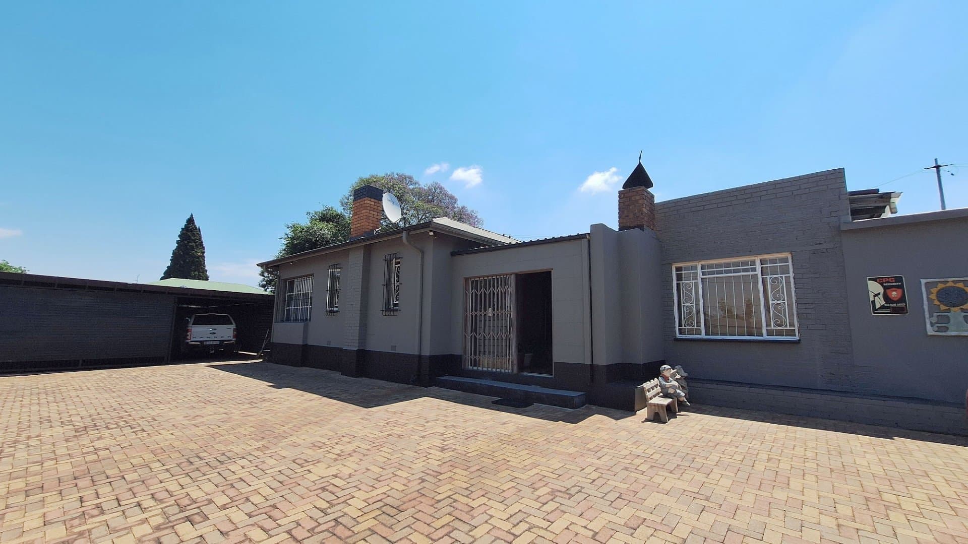 Immaculate Home with Flatlet, Entertainment Space & Stylish Upgrades!