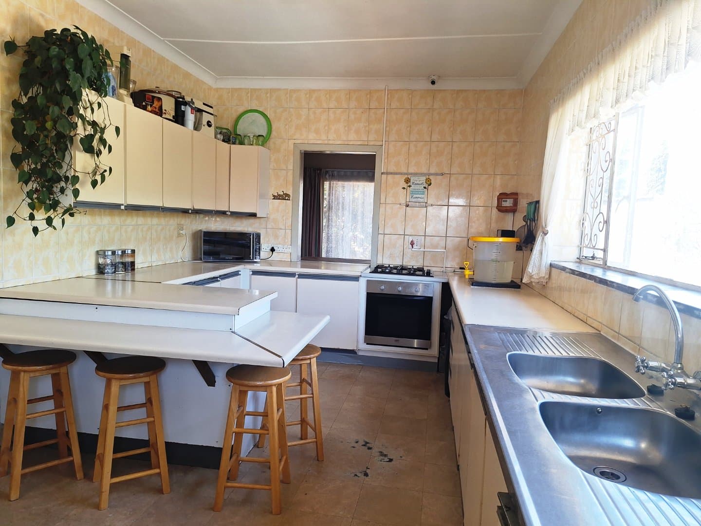 Cozy Woodmere Family Home with Granny Flat!, picture 3