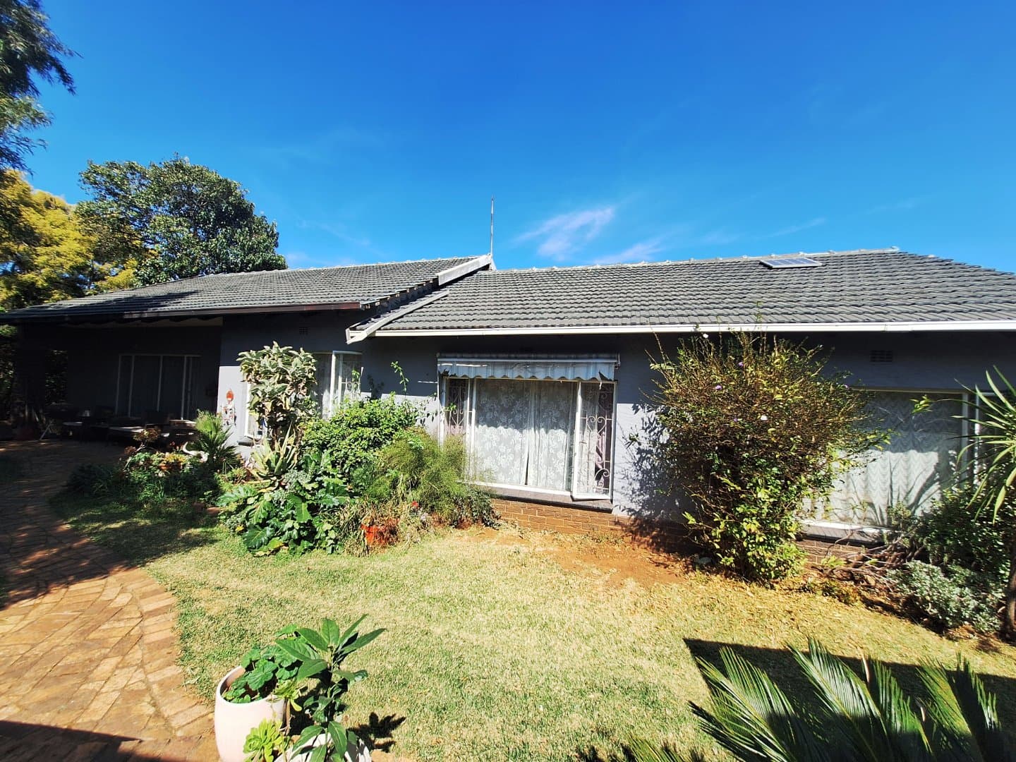 Cozy Woodmere Family Home with Granny Flat!