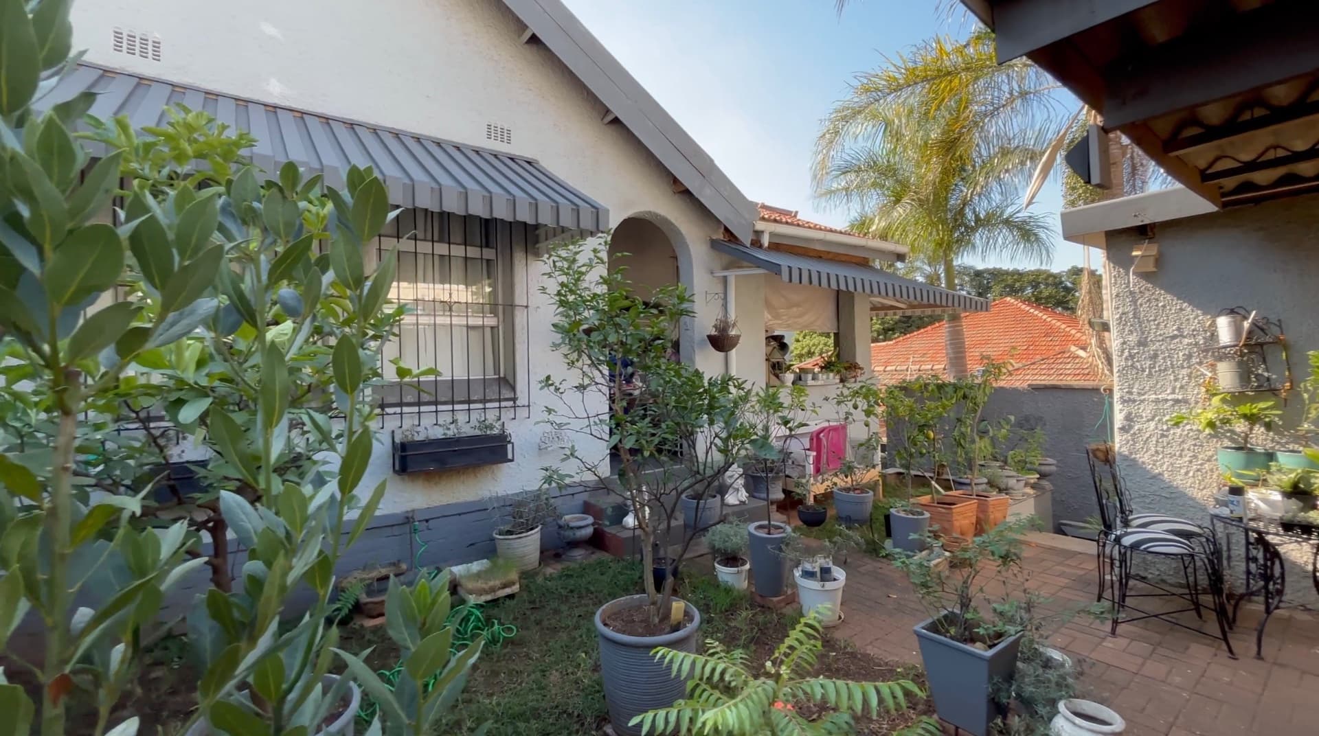 Family home in Glenwood with pool