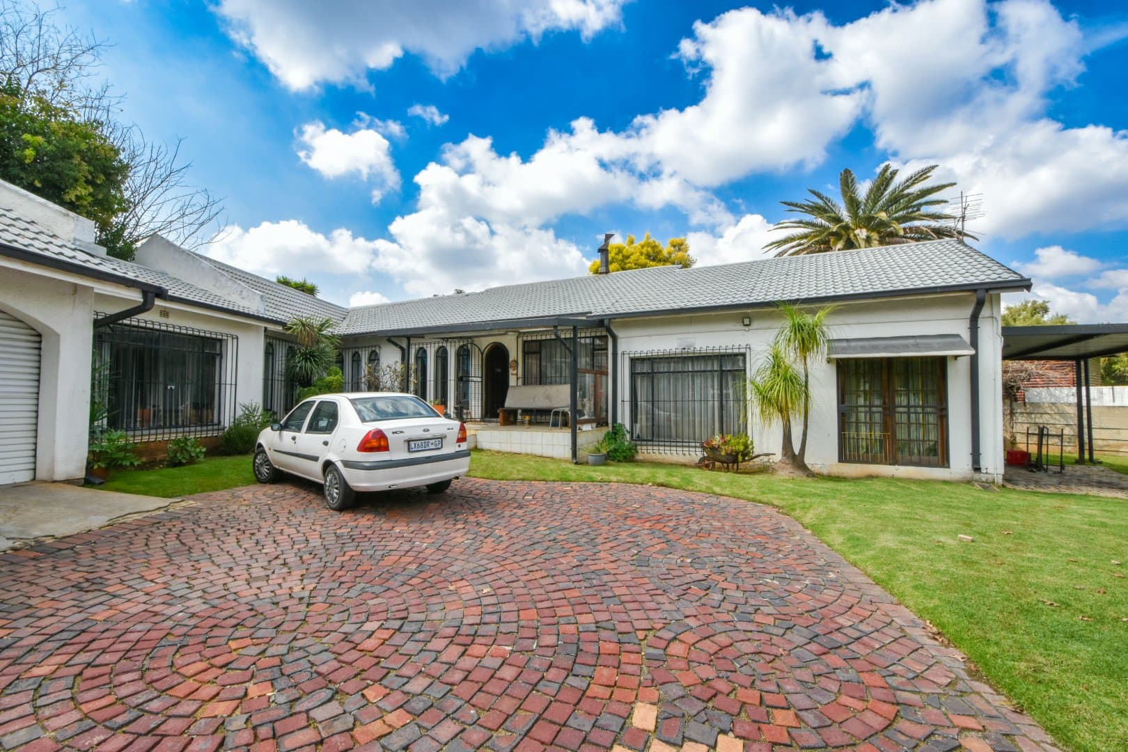 Family Home with Big Courtyard in Verwoerdpark, picture 2