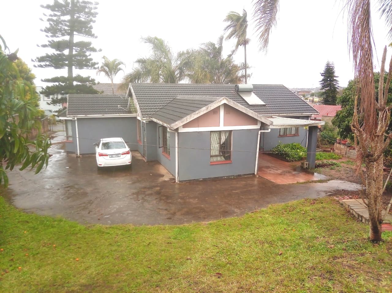 Family friendly home with 4 bedroom in Parkgate with secure parking for 5 cars