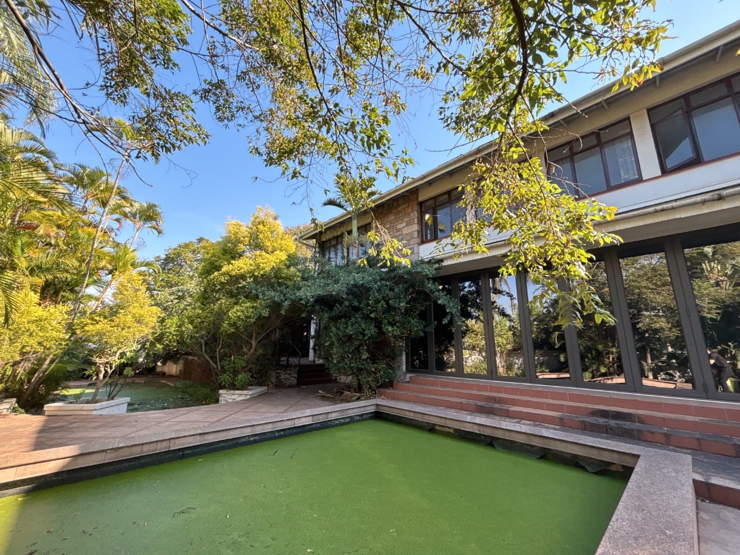 5 Bedroom 4,5 Bathroom Home opposite Eden College