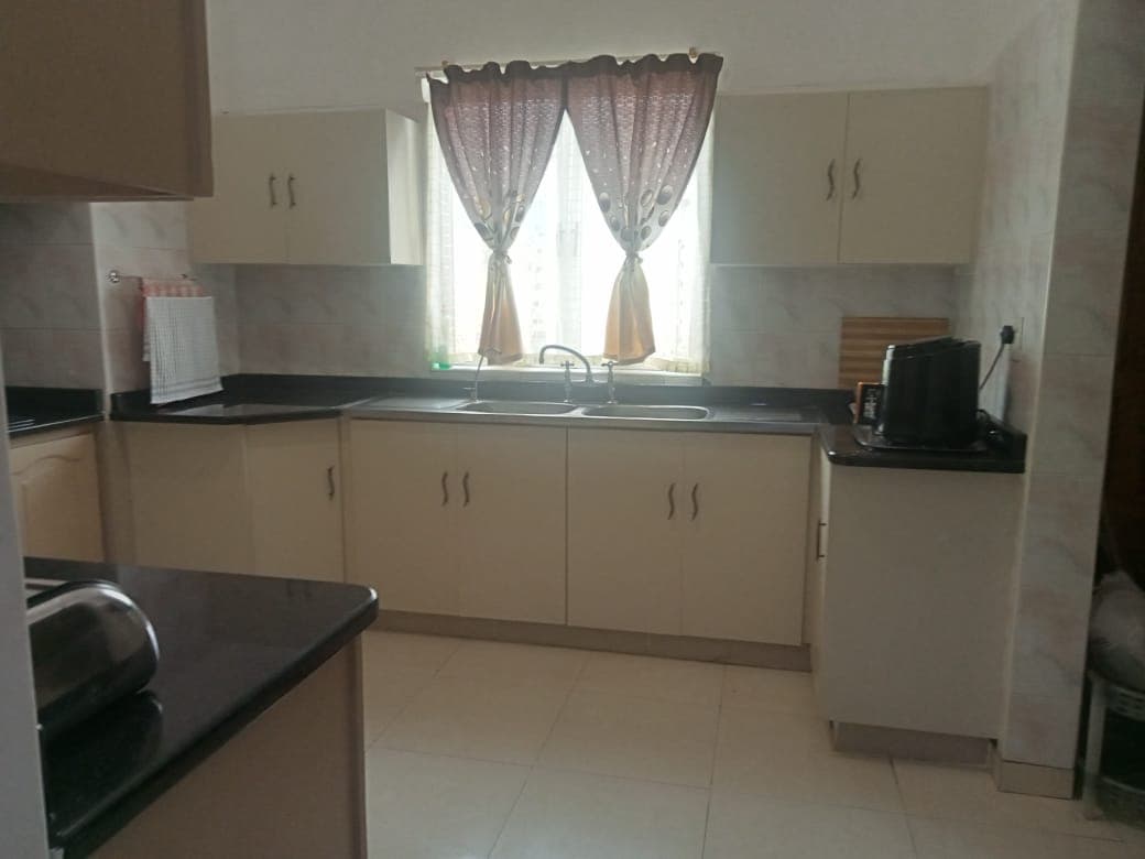 3 BEDROOM HOUSE /NEAT $ WELL MAINTAIN WITH 2 X OFFICES OPERATING 1ST ONE IS 67 SQUARE METER WIDE.