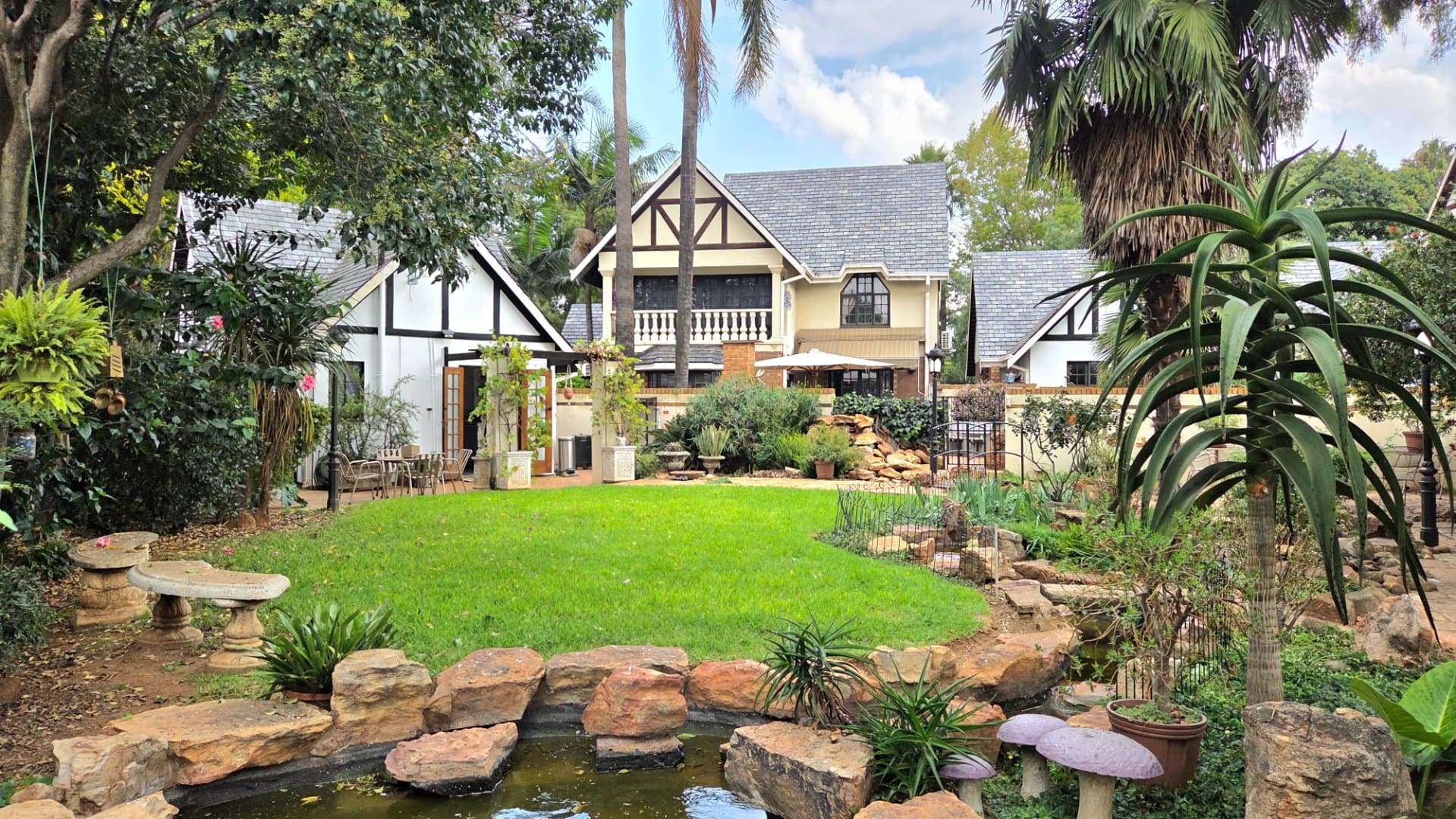Charming 3 bedroom home & 1 bedroom cottage - 2 freestanding properties 1 price, situated in the Lakefield ext 21 enclosed area.....