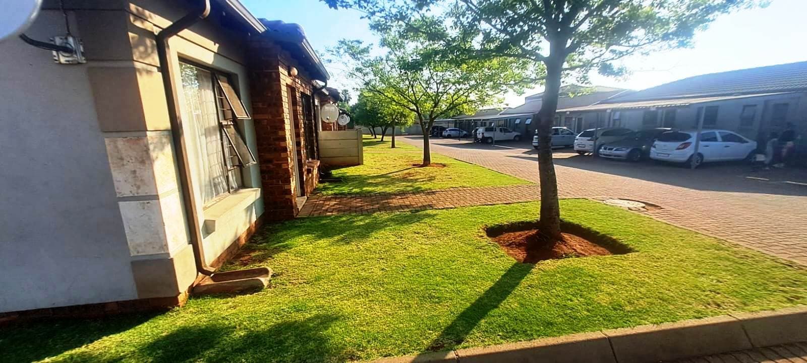 Bright 3 bed Townhouse in Dawn Park with fibre