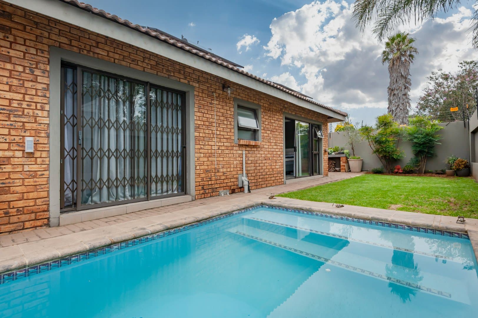 Spacious 3-Bedroom Family Home with Pool, Indoor Bar & Excellent Security