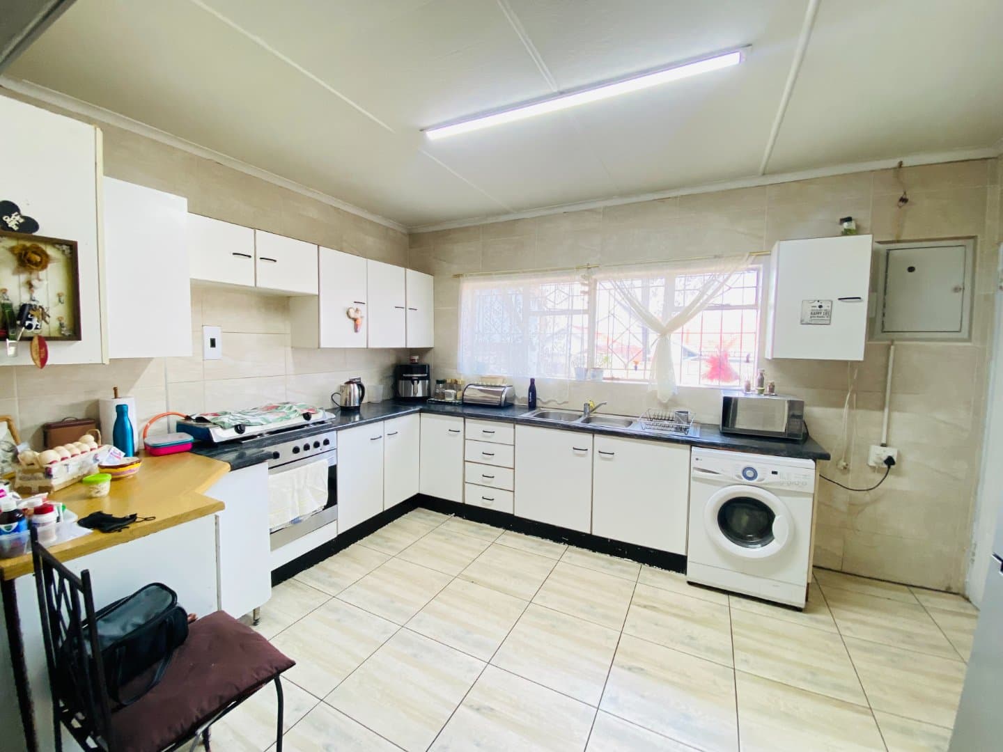 Family Home in Alberton North with Pool and Garden, picture 2