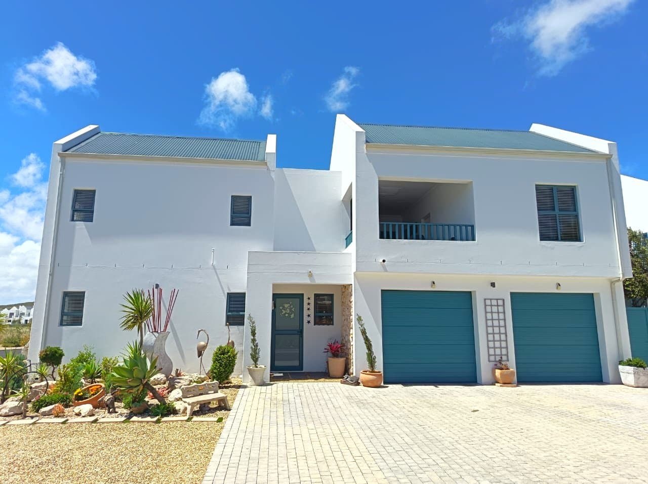 Versatile Coastal Property – Dual Living, Holiday Home or Airbnb Investment
