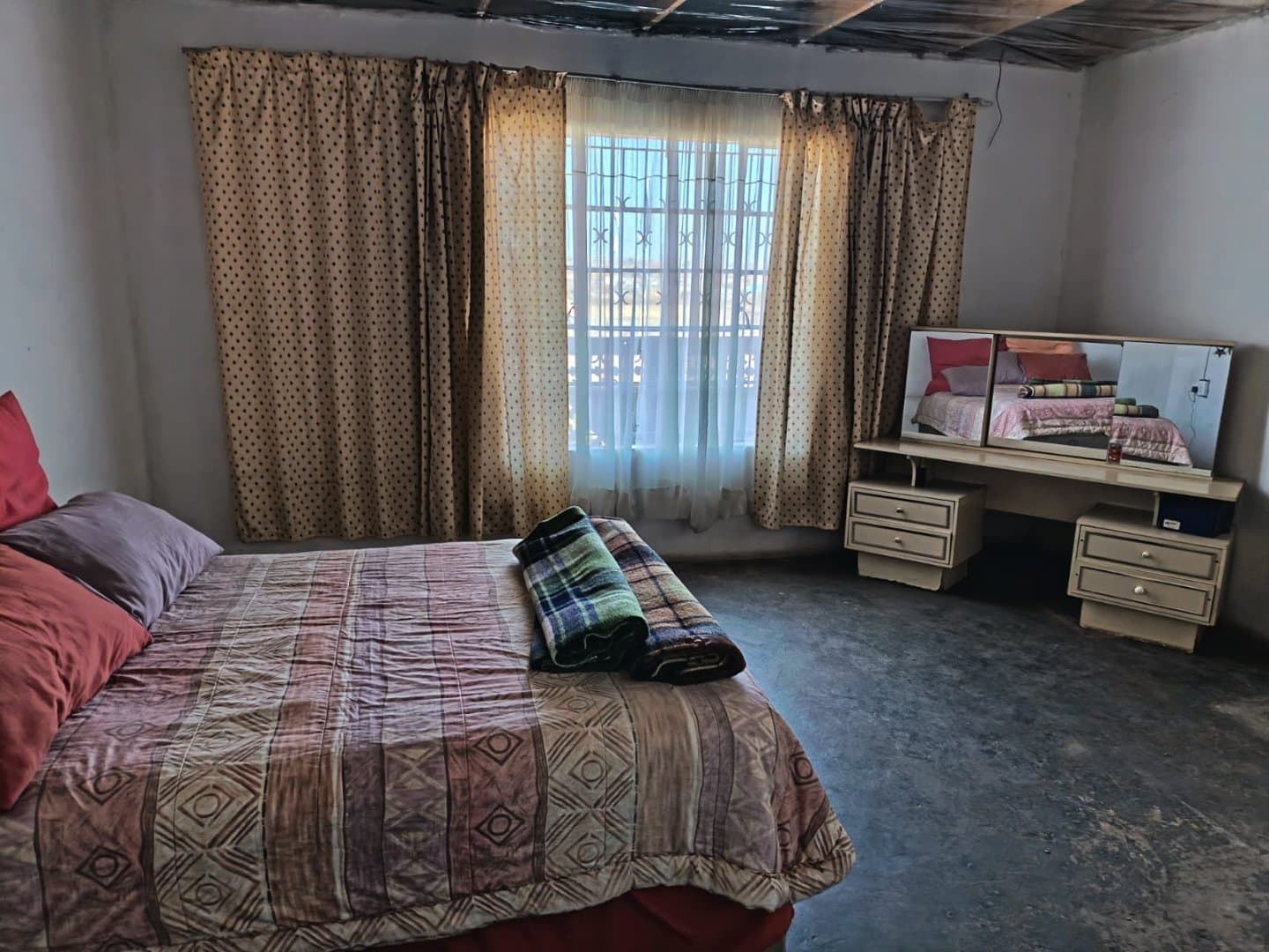 House for sale with 3 outside rooms, picture 2
