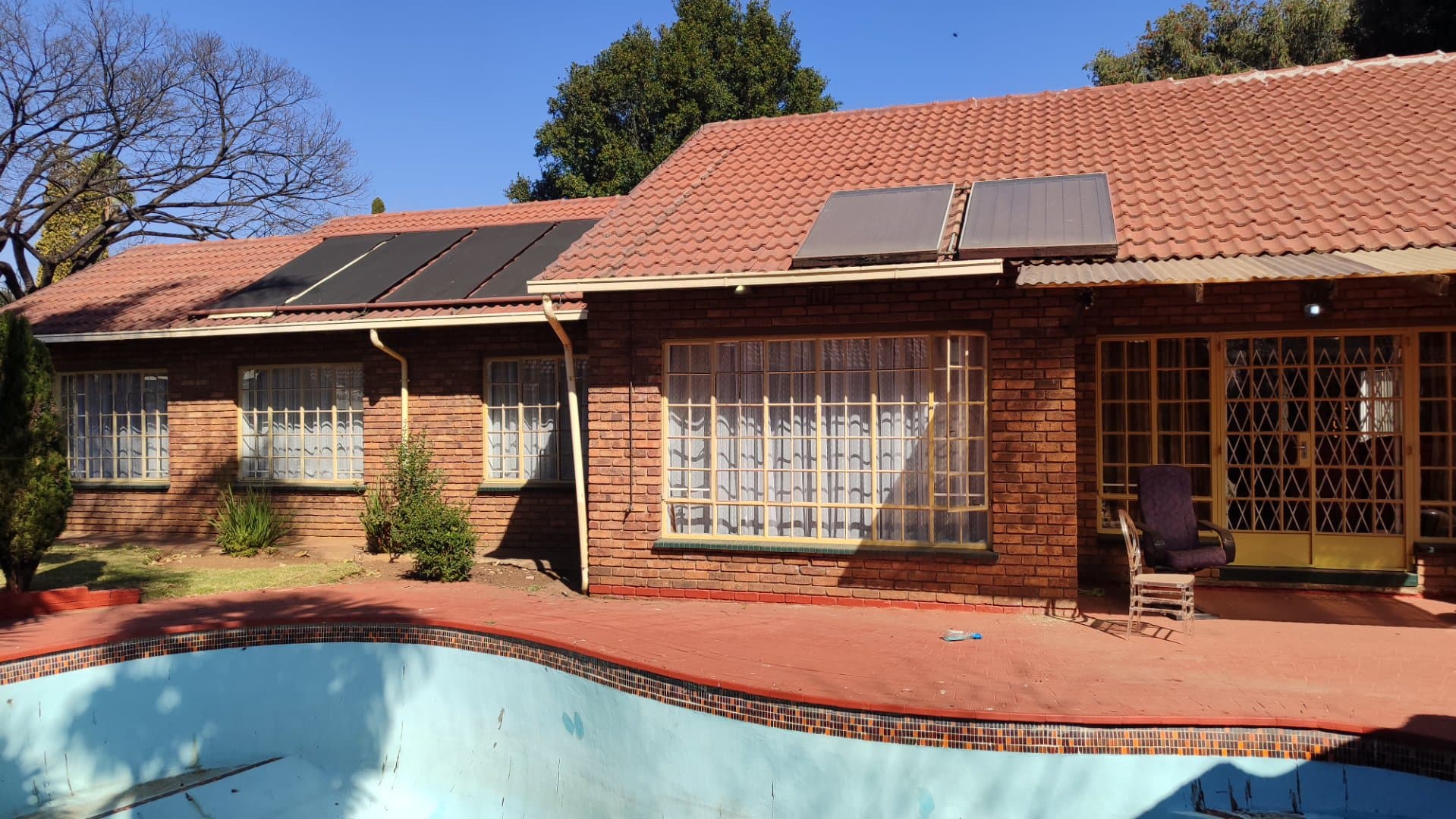 Neat Face Brick Family Home with Flatlet and Pool