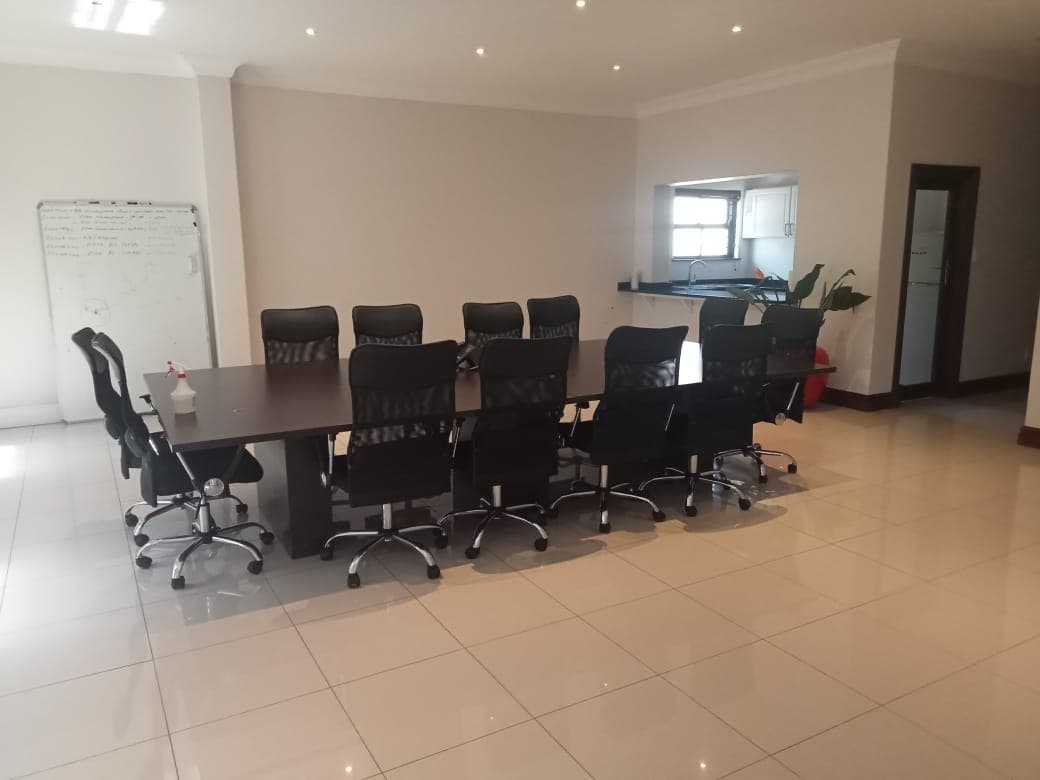 EXCUTIVE COMMERCIAL PREMISE (DOUBLE STOREY BUILDING) WITH AMPLE PARKING ,NEAT,CLEAN AND WELL MAINTAINED.