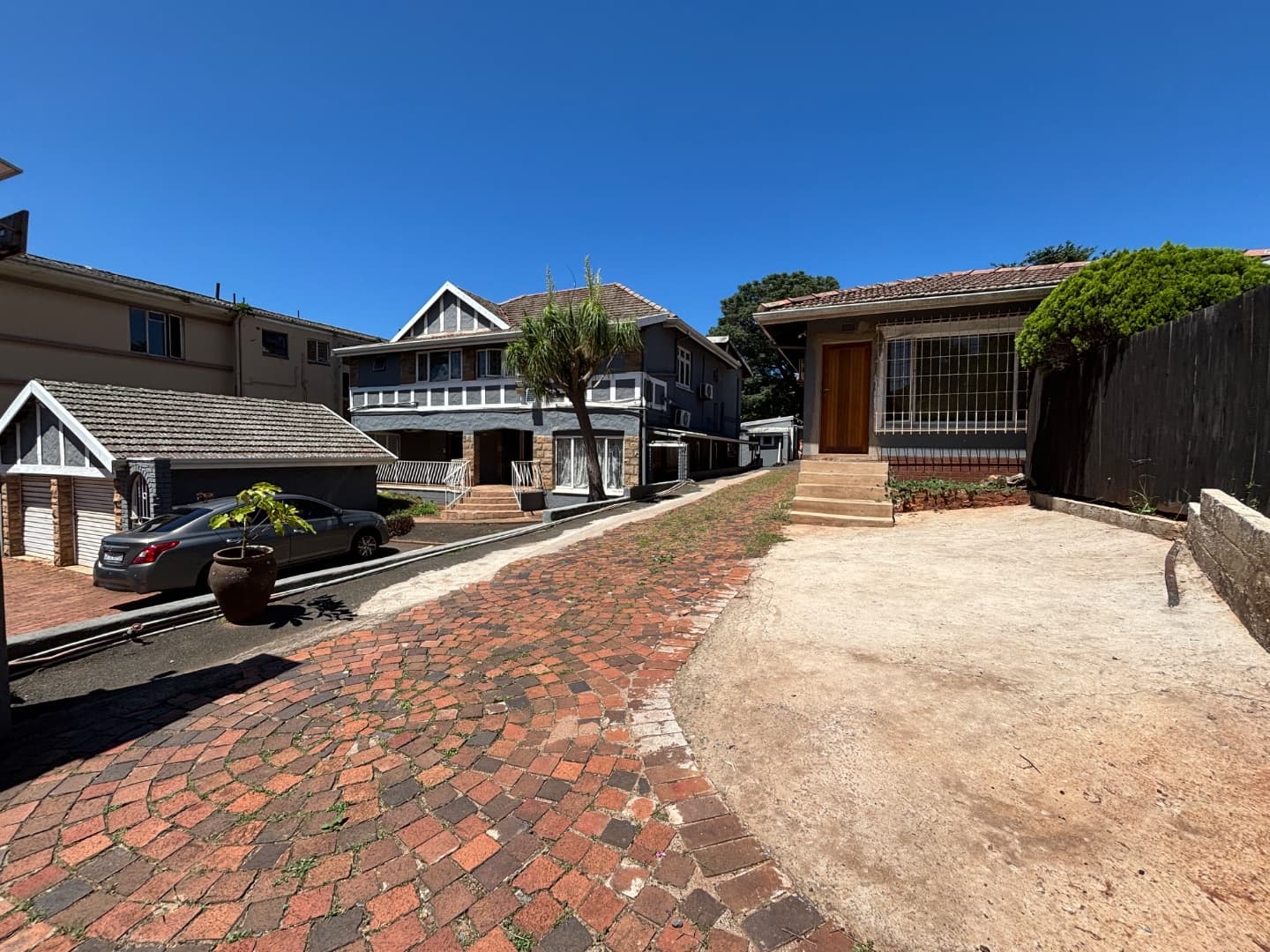17 Bedroom Accommodation for sale