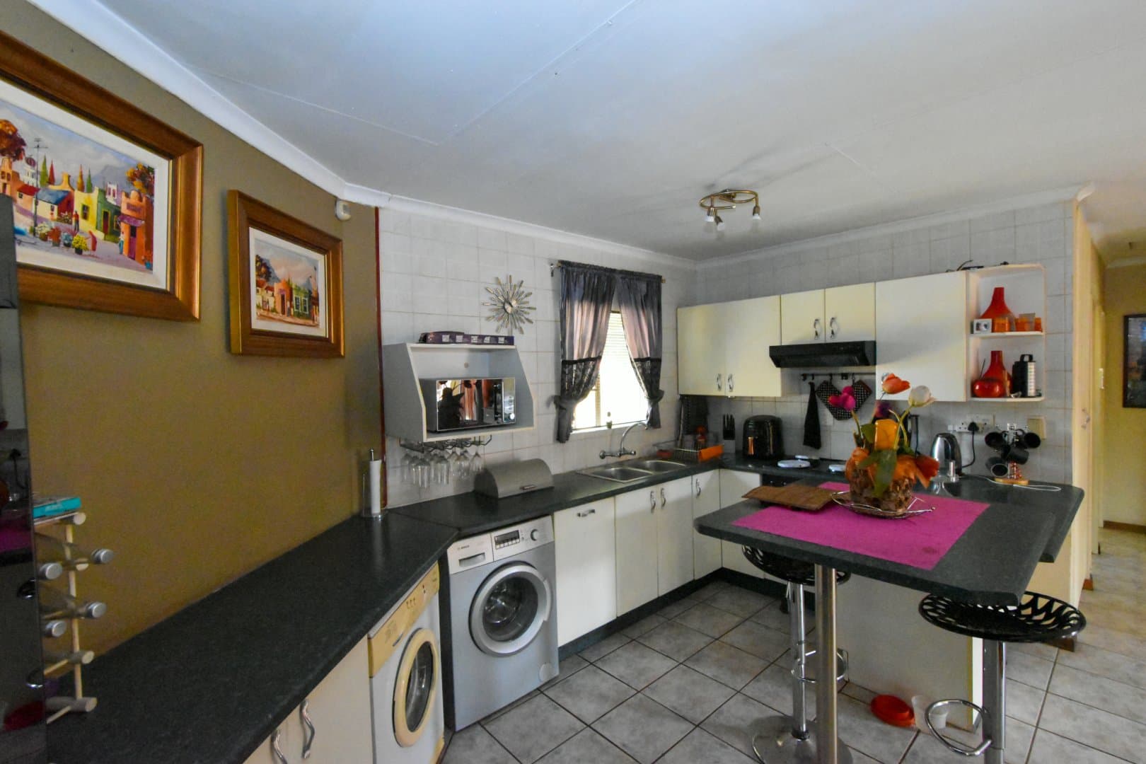 Charming Union Gem with Open Plan Living, picture 3