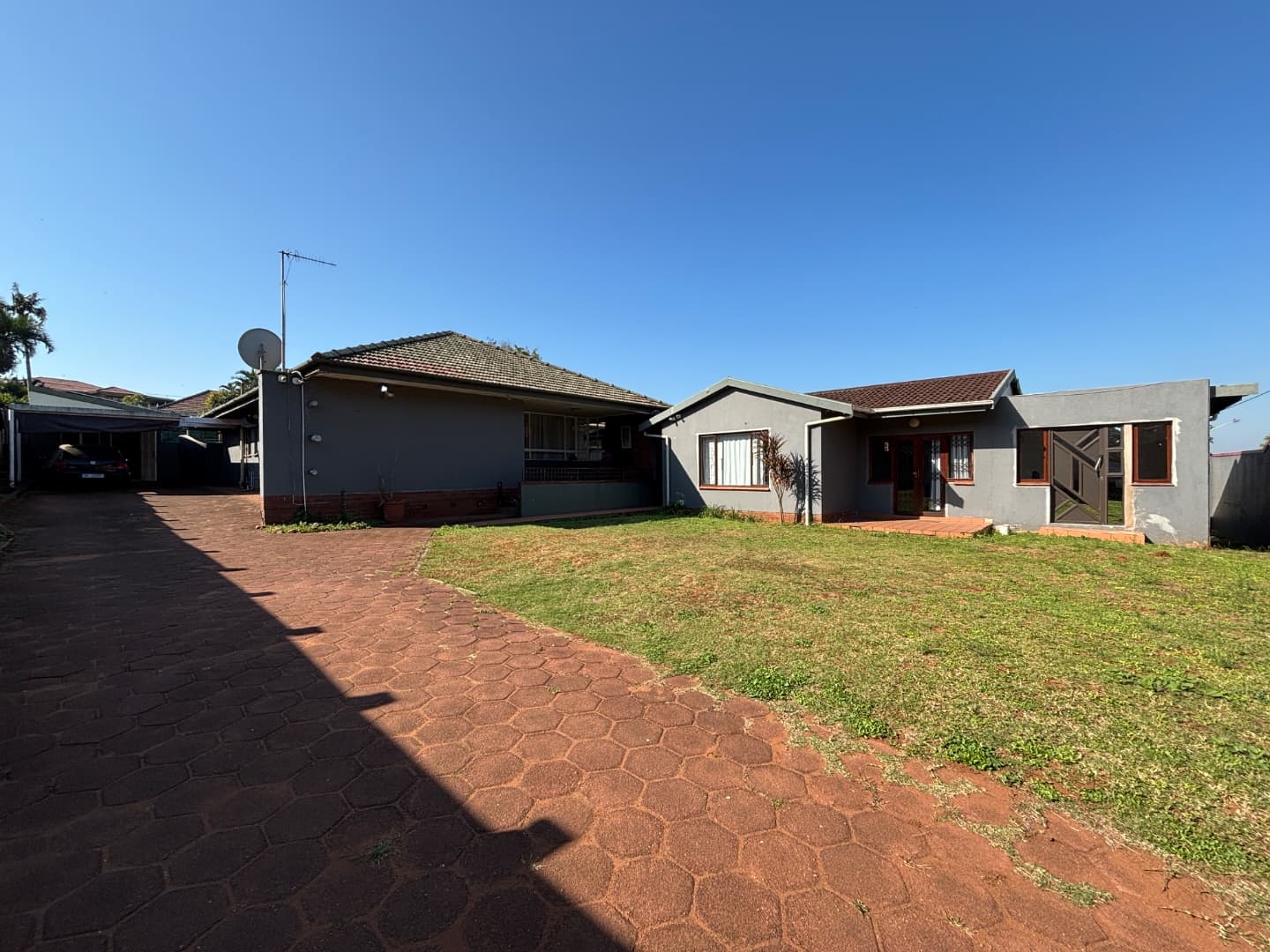 9-10 bedroom potential property.