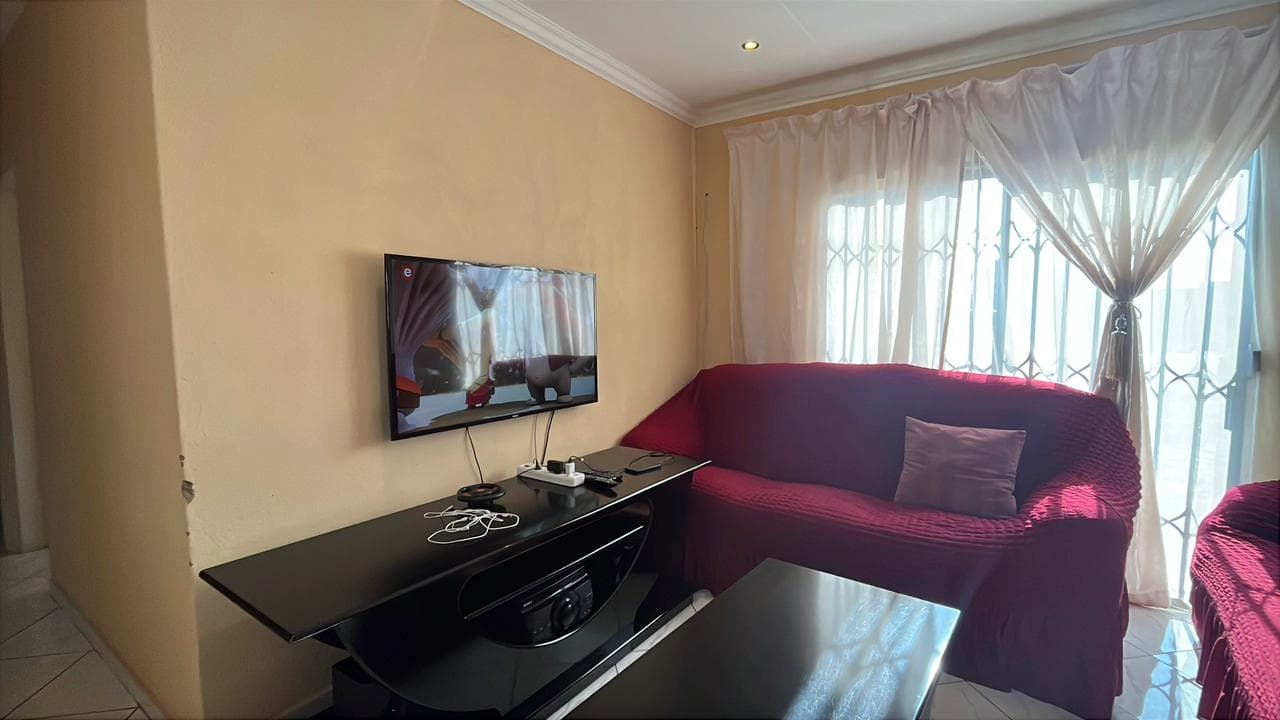 Modern 3-Bedroom Family Home in a Convenient, Family-Friendly Estate, picture 3
