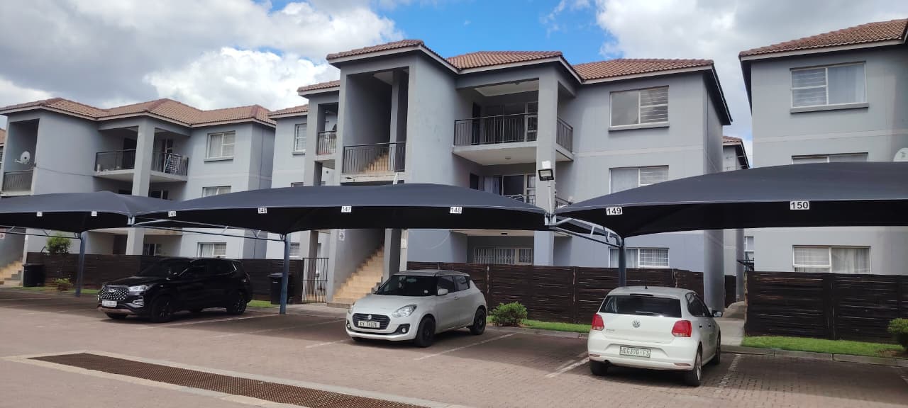 Neat 2-Bedroom Unit in a Secure Complex