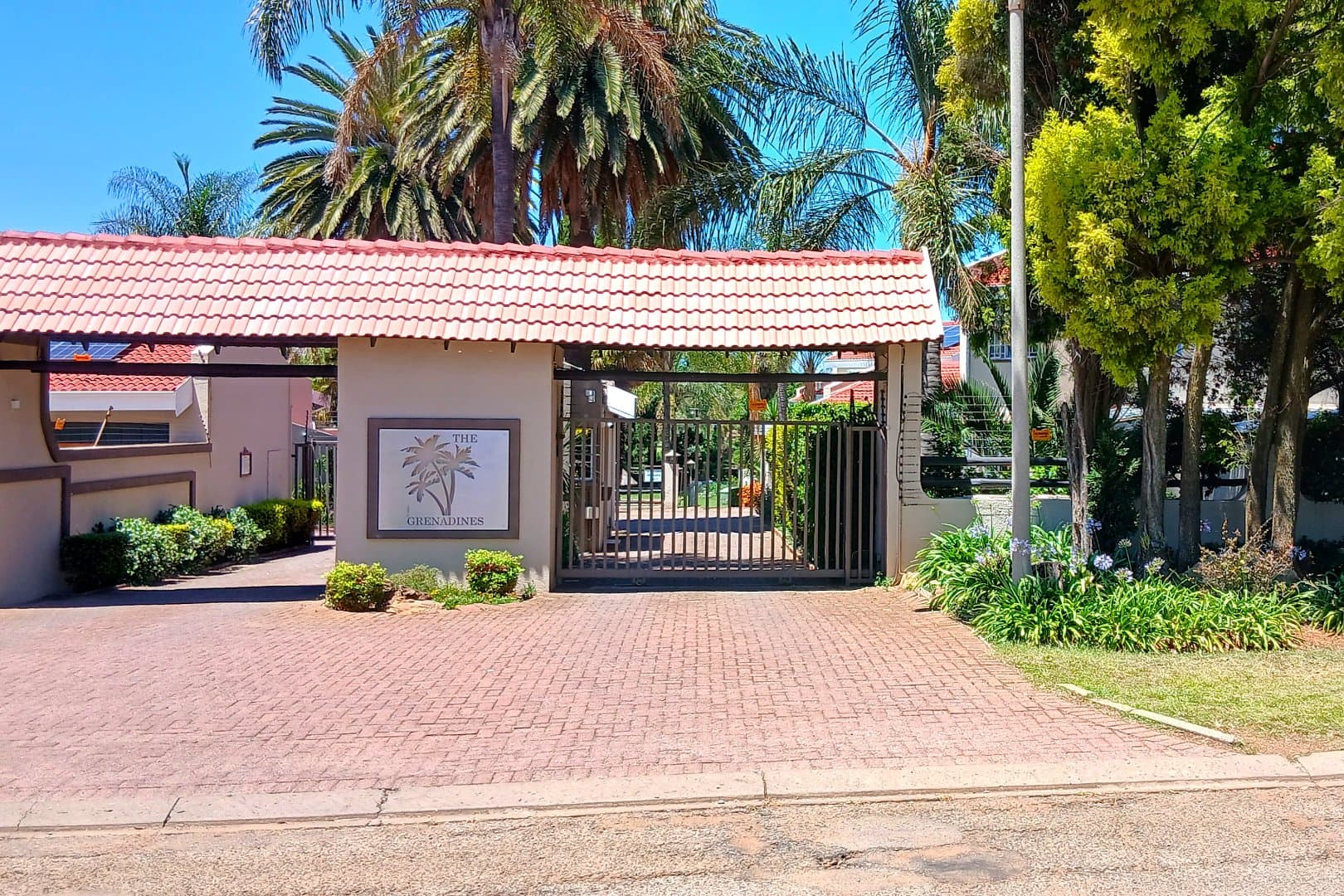 Spacious 3-Bedroom Townhouse in Sought-After Atlasville