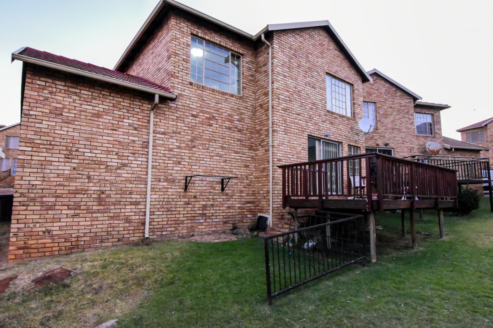 Comfortable 3 bed Townhouse in secure Elandspark enclave, picture 2