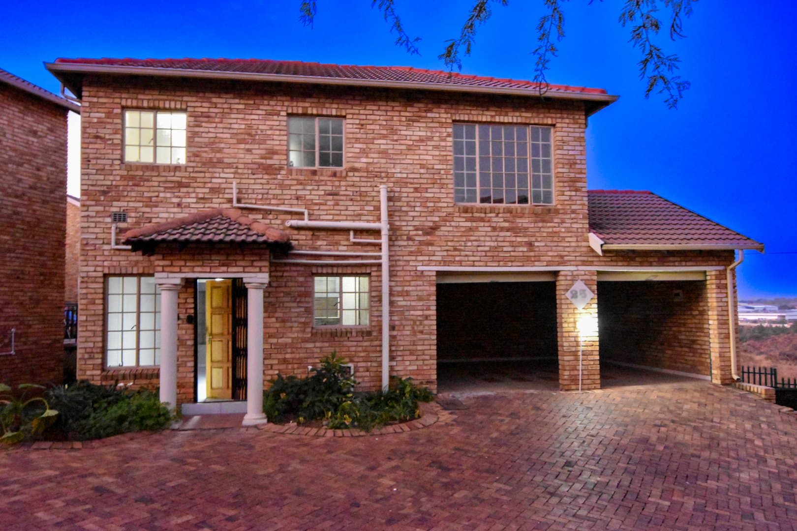 Comfortable 3 bed Townhouse in secure Elandspark enclave