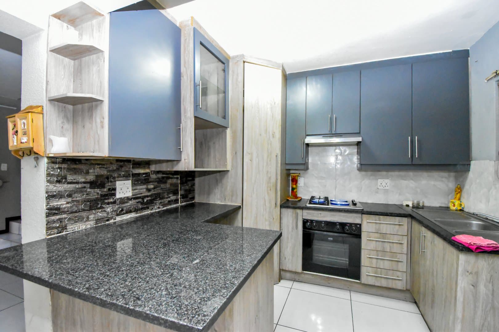 Comfortable 3 bed Townhouse in secure Elandspark enclave, picture 3