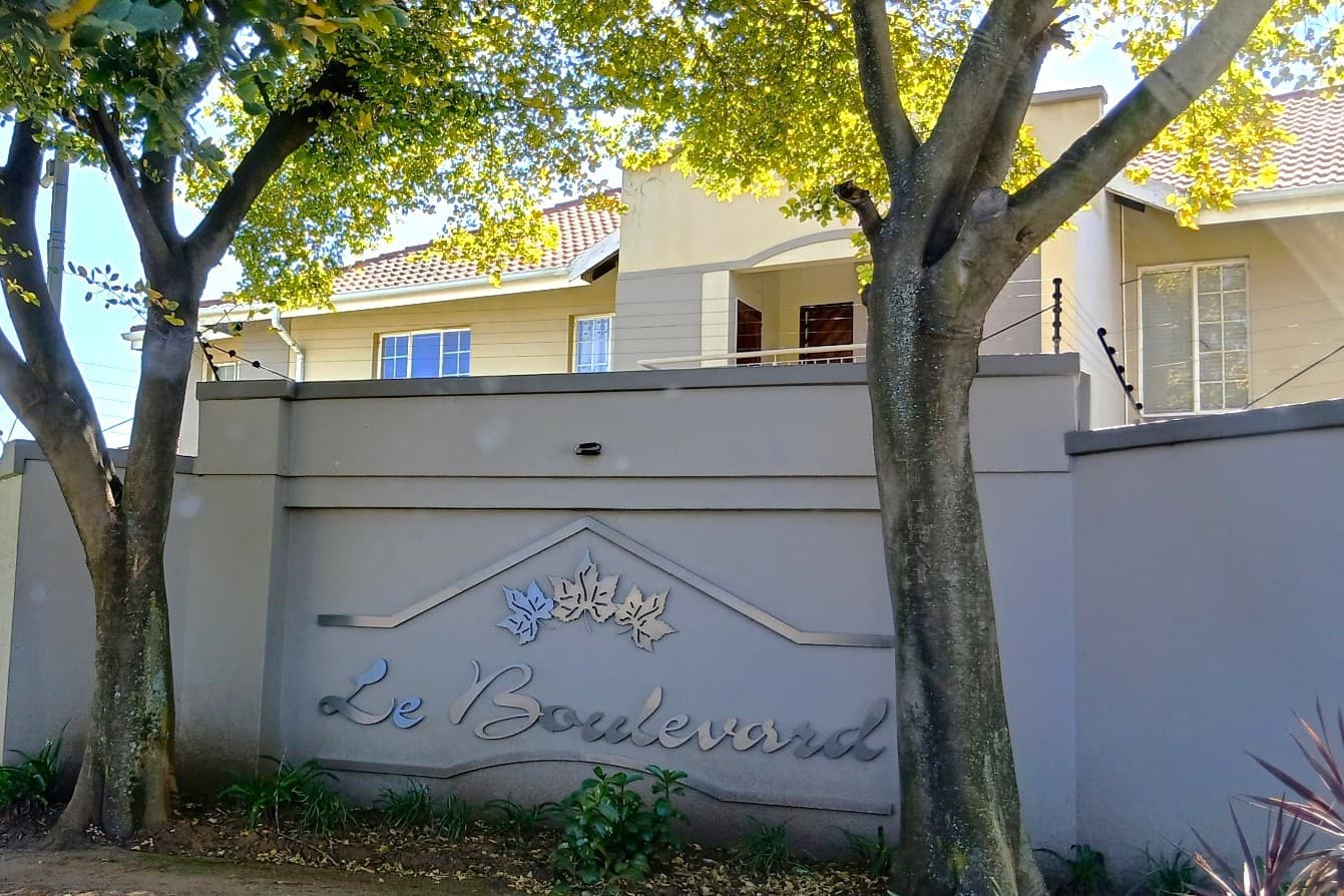 Well-Priced Ground Floor Townhouse in Atlasville