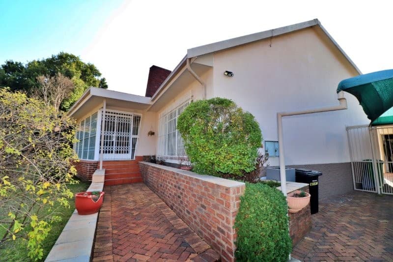Your Opportunity to Own a Home in Popular Dawnview!