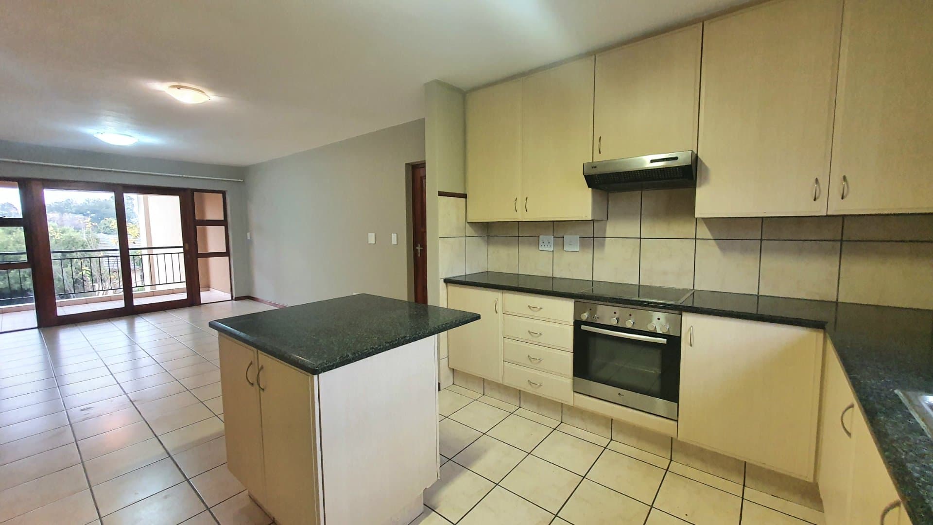 Upmarket, modern & secure UPSTAIRS 2 bedroom townhouse rental at Waters Edge - avail 1st Nov 2026