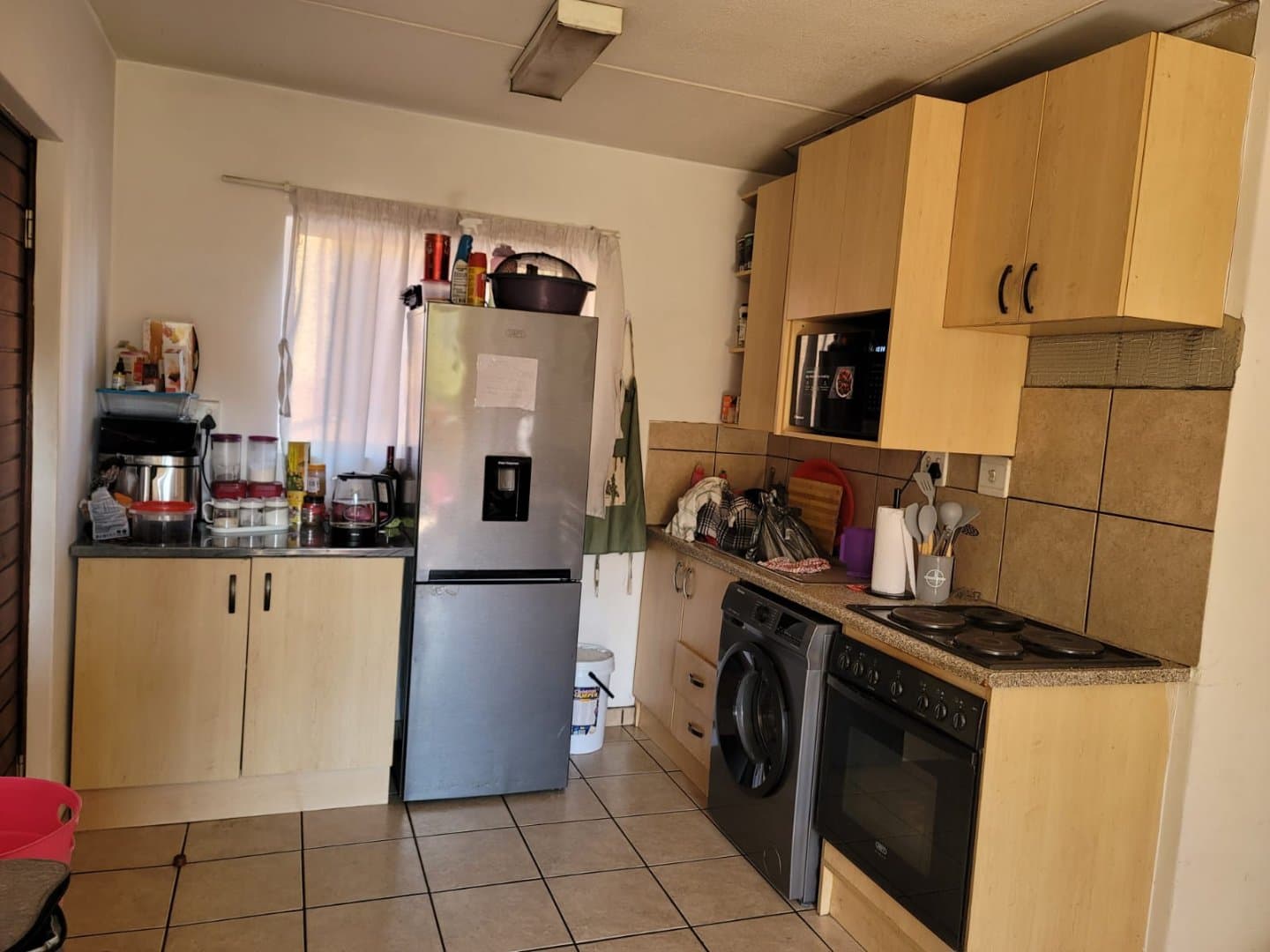 Bright Castleview flat in a green complex, picture 2