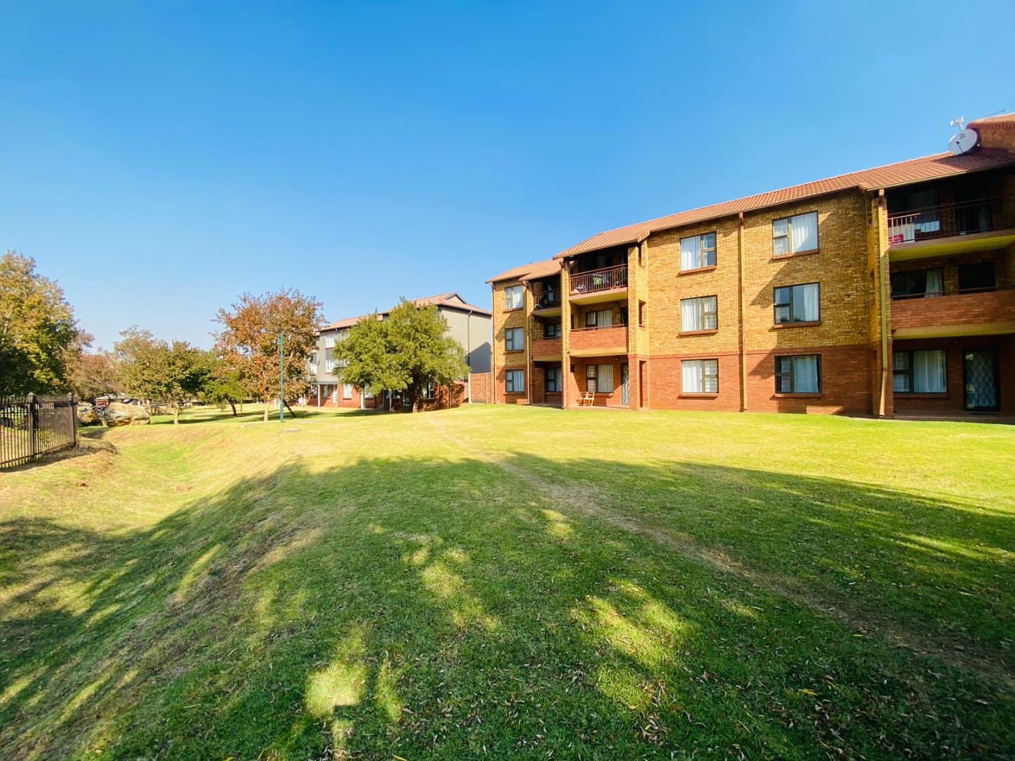 Bright Castleview flat in a green complex