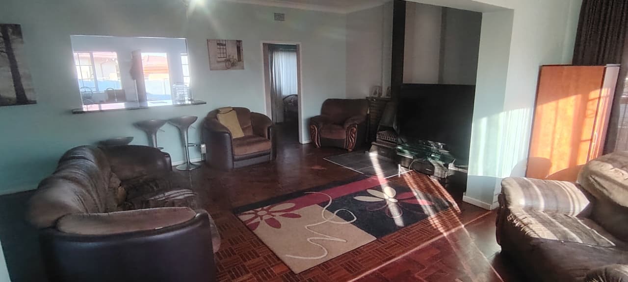 Charming Family Home with a Flatlet, picture 3