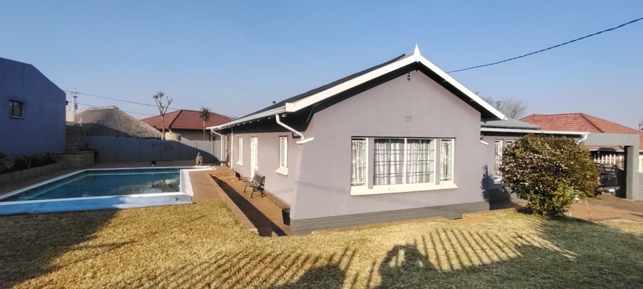Charming Family Home with a Flatlet